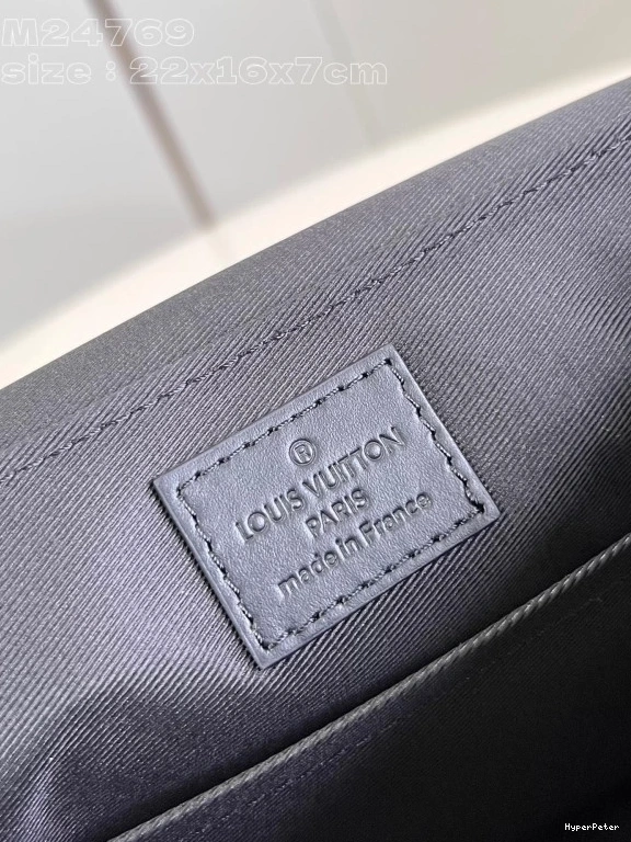 VUITTON Messenger LOUIS Takeoff PM-22*16.5*7CM 0714